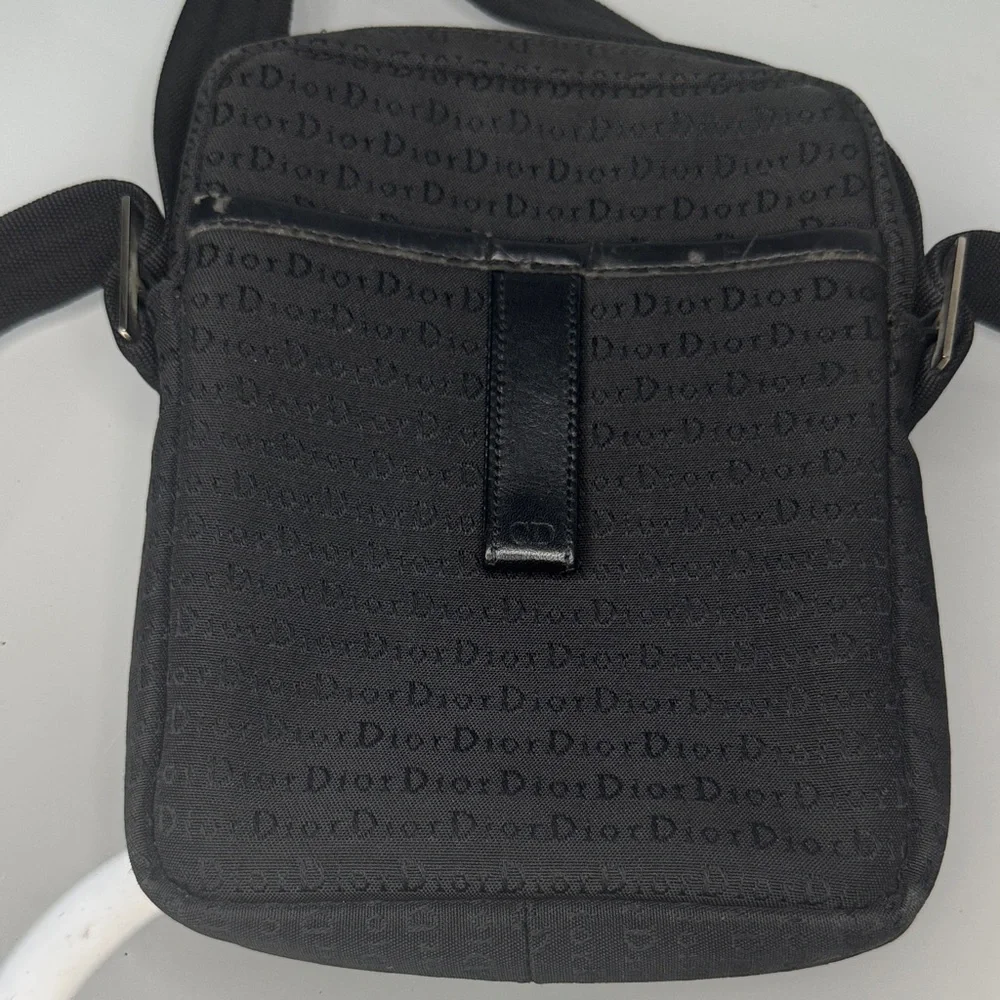 CD ☝️✨ Authentic Christian Dior Black Canvas Crossbody Bag ✨